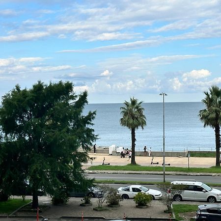 Liana Sea & Sky Suites Батумі Екстер'єр фото