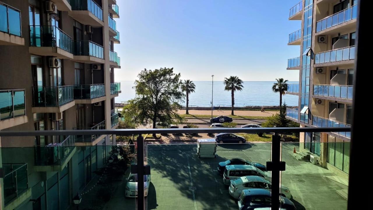 Liana Sea & Sky Suites Батумі Екстер'єр фото