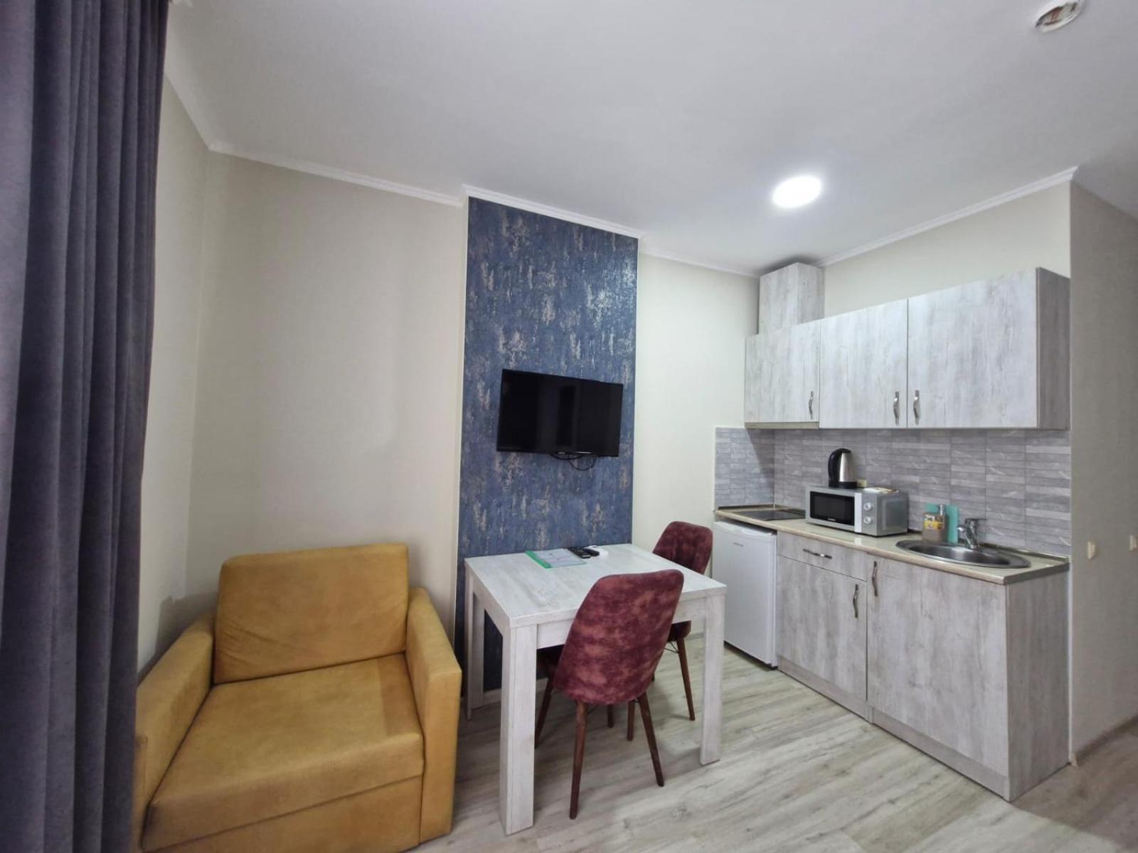 Liana Sea & Sky Suites Батумі Екстер'єр фото