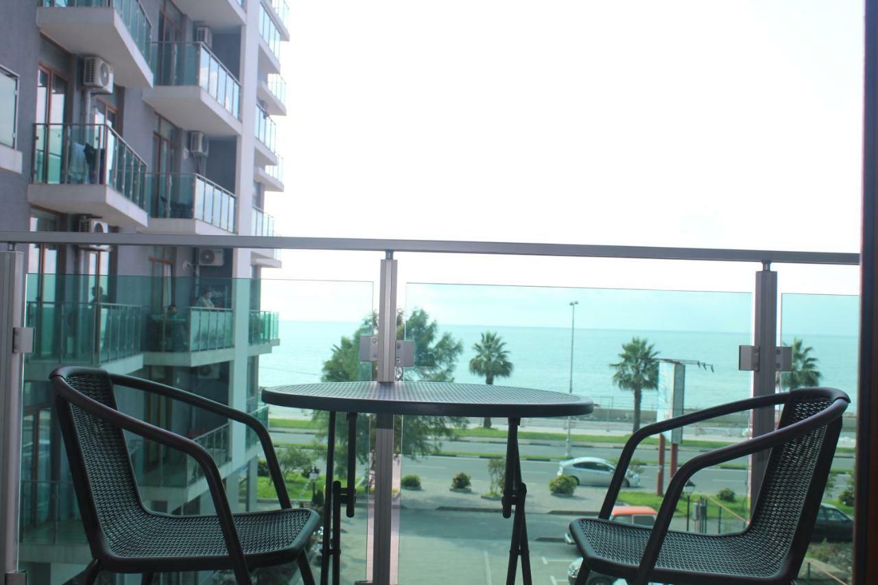 Liana Sea & Sky Suites Батумі Екстер'єр фото
